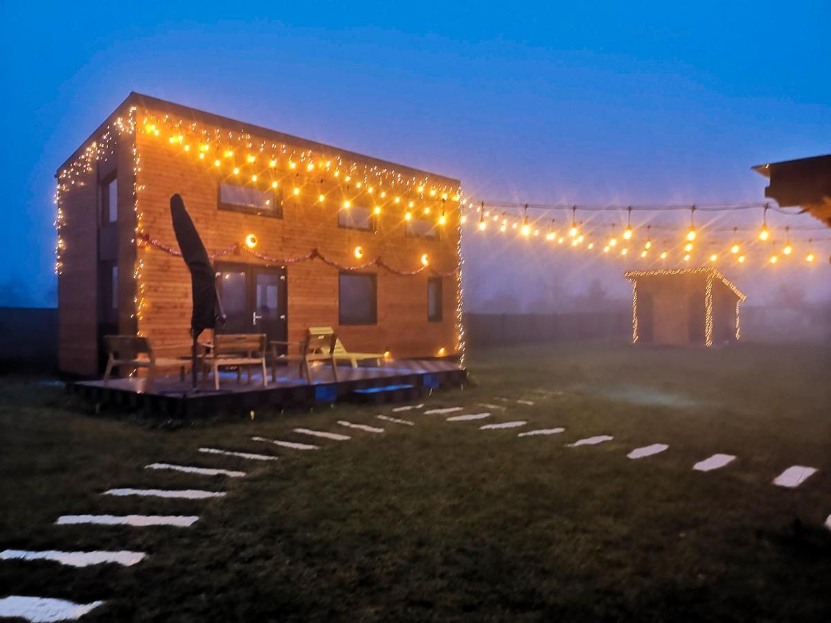 Tiny House - Baia De Fier Otel Dış mekan fotoğraf