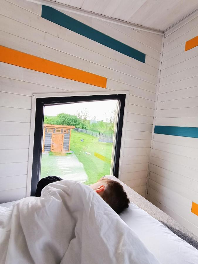 Tiny House - Baia De Fier Otel Dış mekan fotoğraf